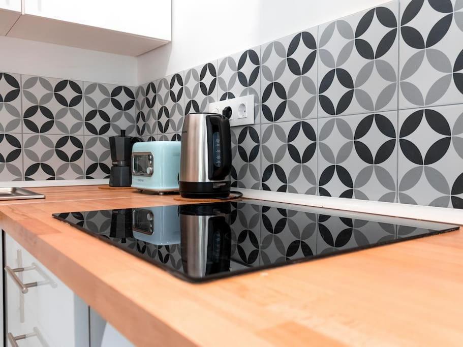 Acogedor Estudio En Triana Con Jacuzzi Y Wifi إشبيلية المظهر الخارجي الصورة