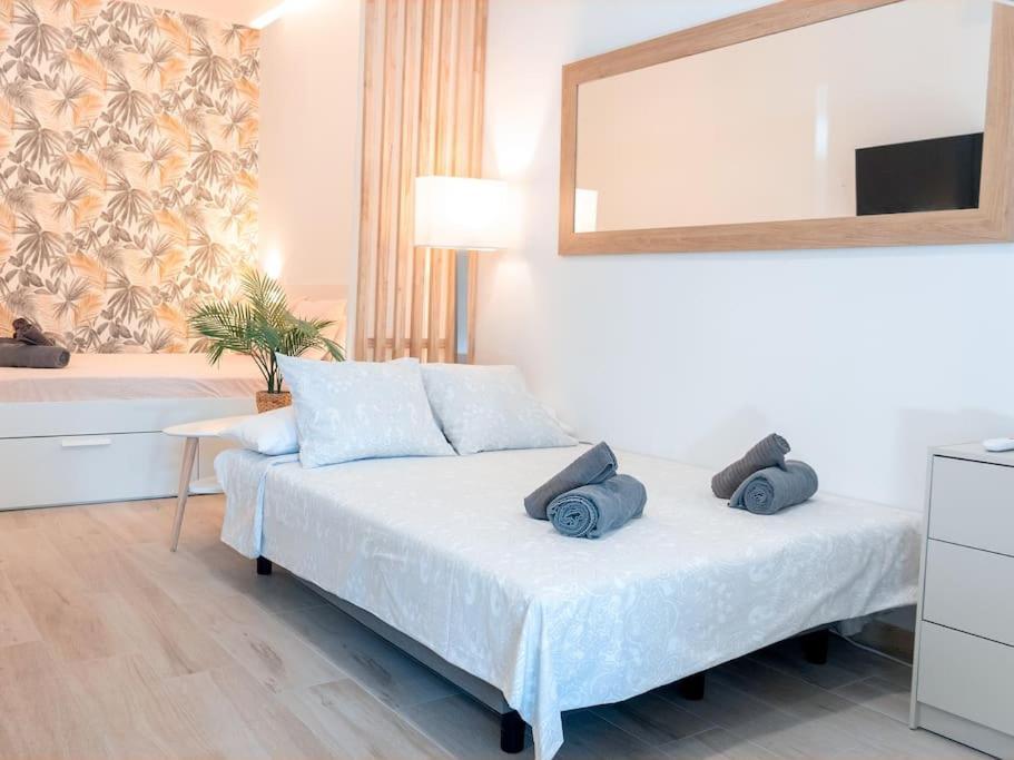 Acogedor Estudio En Triana Con Jacuzzi Y Wifi إشبيلية المظهر الخارجي الصورة