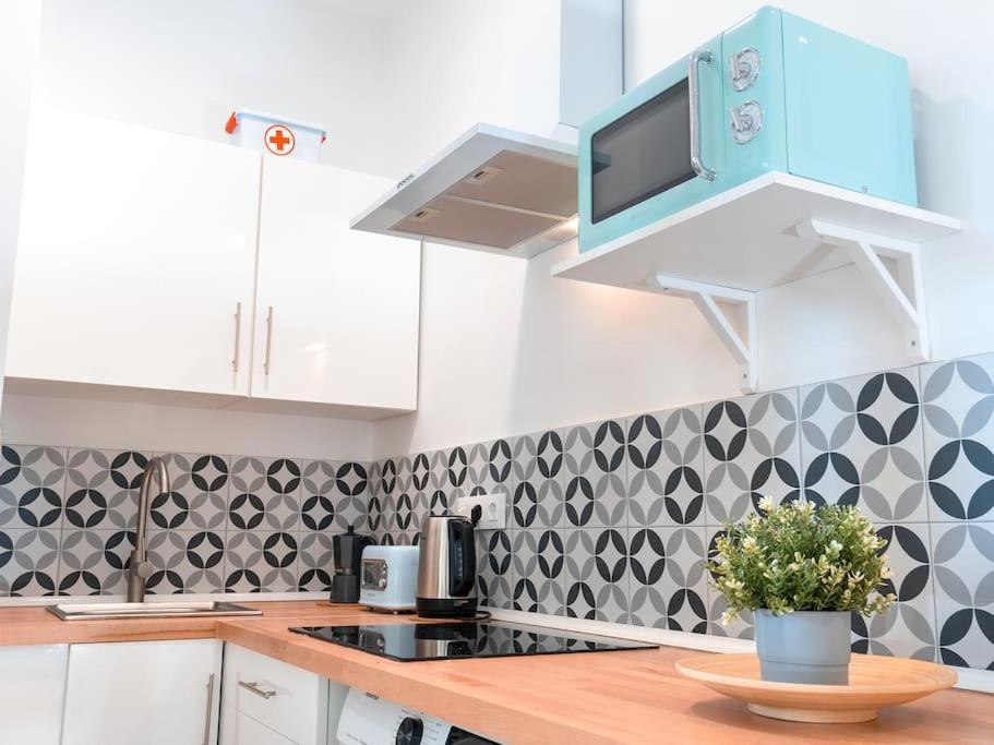 Acogedor Estudio En Triana Con Jacuzzi Y Wifi إشبيلية المظهر الخارجي الصورة