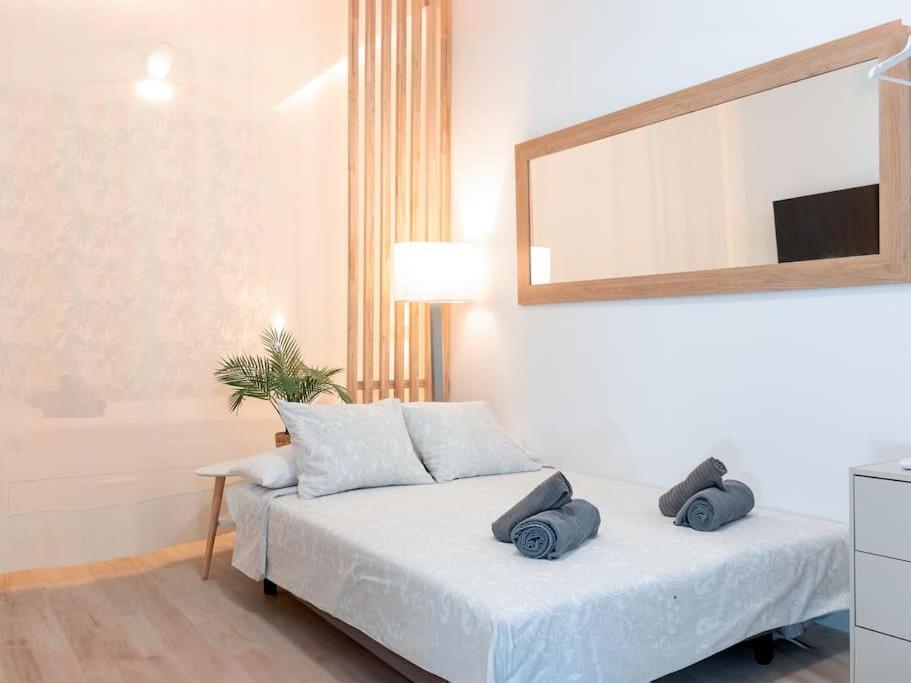 Acogedor Estudio En Triana Con Jacuzzi Y Wifi إشبيلية المظهر الخارجي الصورة