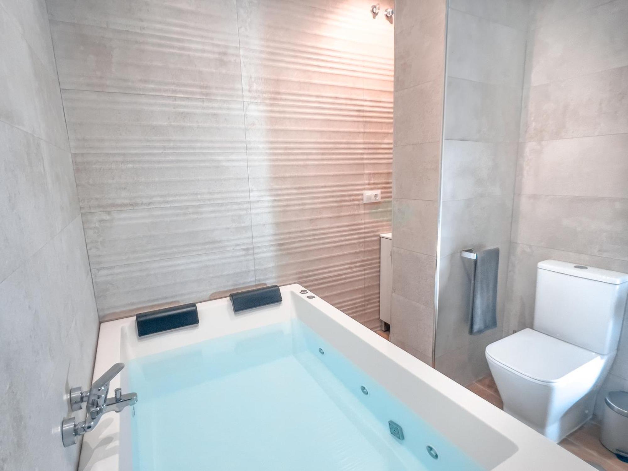 Acogedor Estudio En Triana Con Jacuzzi Y Wifi إشبيلية المظهر الخارجي الصورة