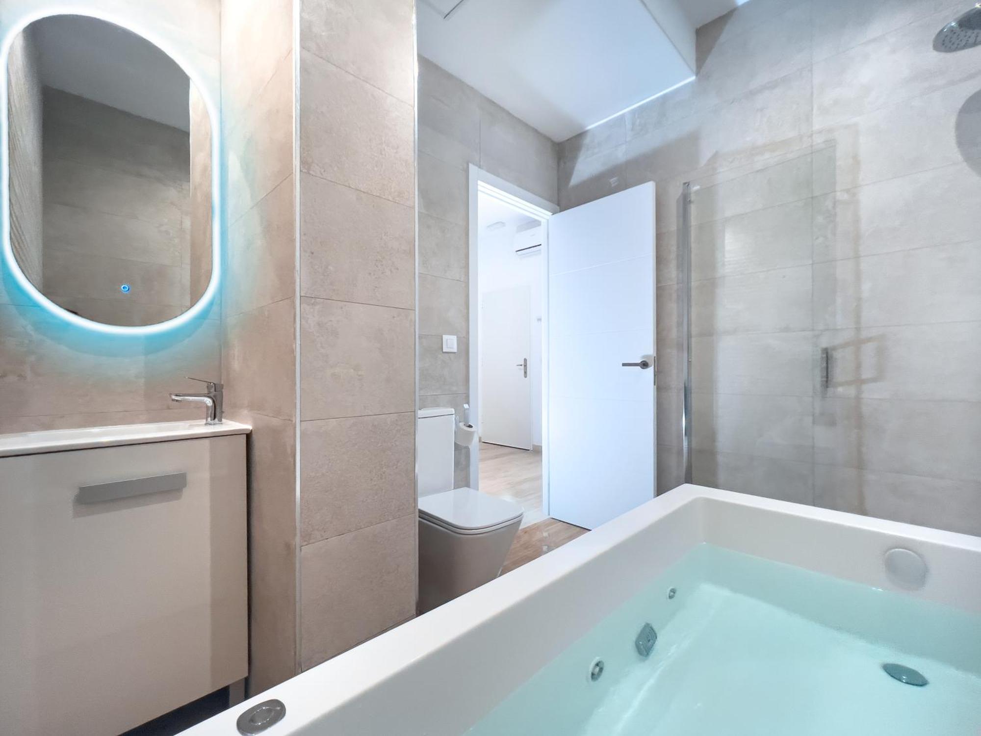 Acogedor Estudio En Triana Con Jacuzzi Y Wifi إشبيلية المظهر الخارجي الصورة